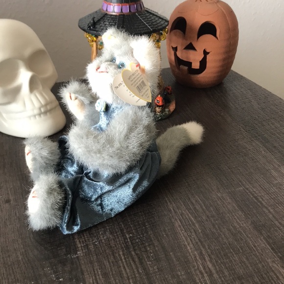 TY The Attic Treasures Collection—Whiskers the cat - Picture 4 of 6